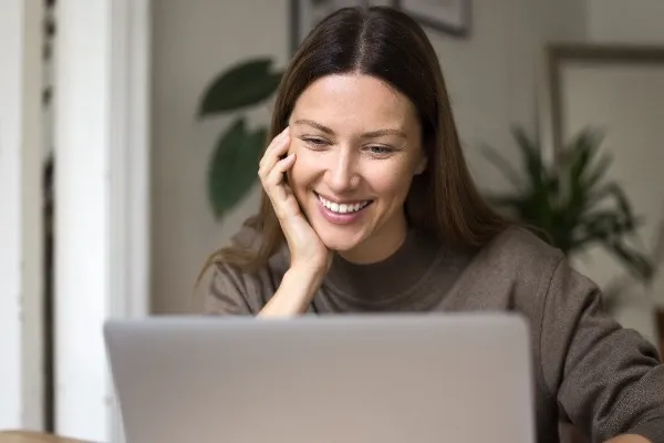 Digital Commerce Women3