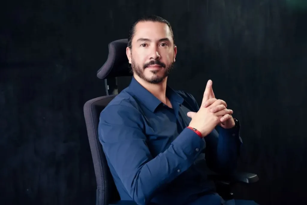 Enrique Giron Infracommerc 2 convertido de jpg